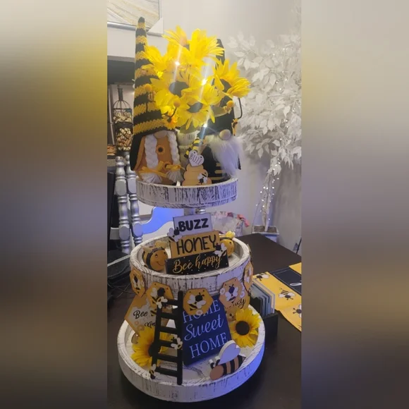 🤍🖤🩶Beautiful 3 Tiered Distressed Farmhouse Tray🩶🖤🤍 - Picture 2 of 6